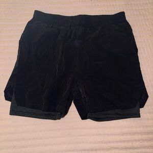 Women’s Black Performance Athletic Shorts M